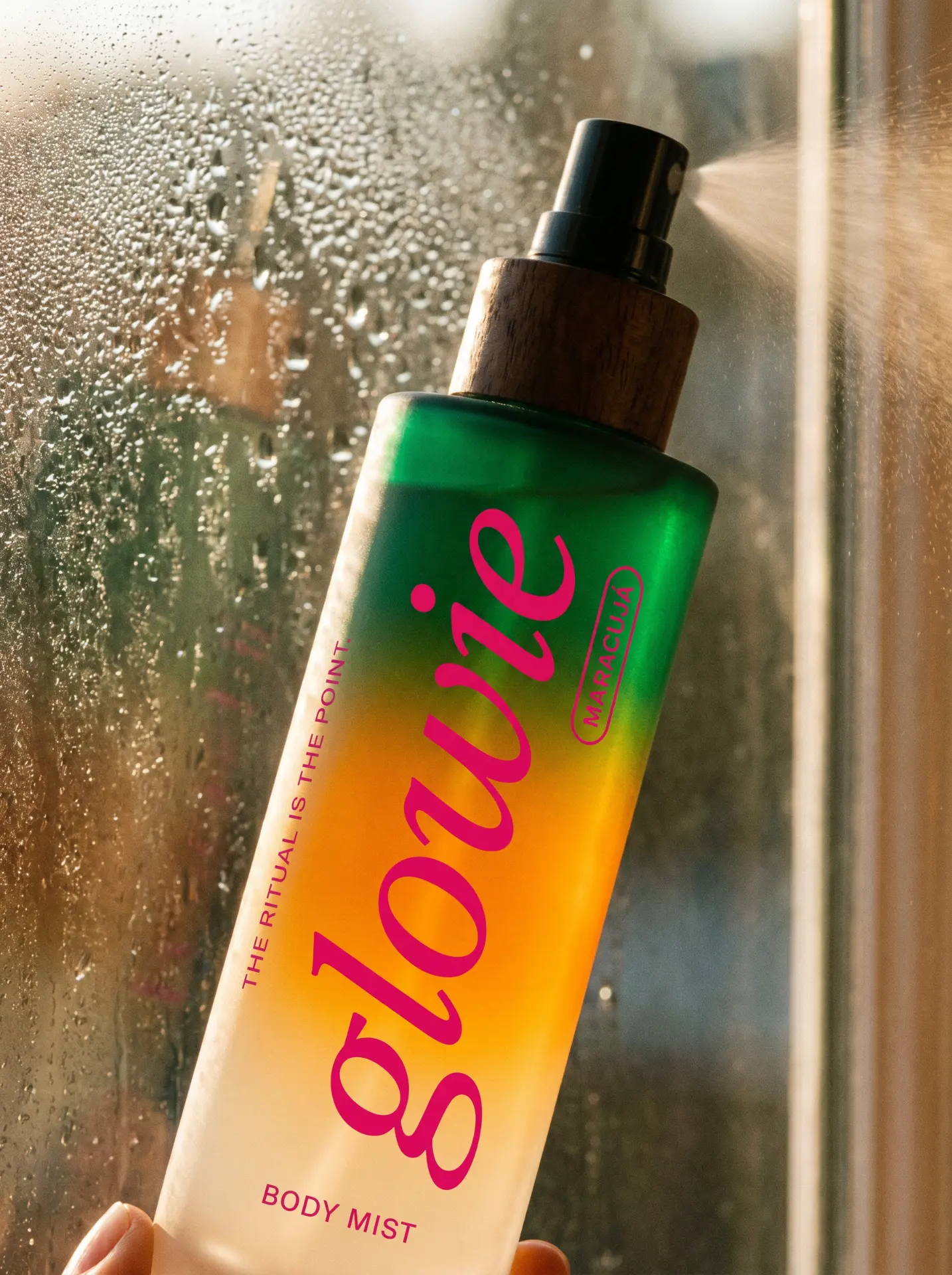 Green Glowie mist packaging creative concept